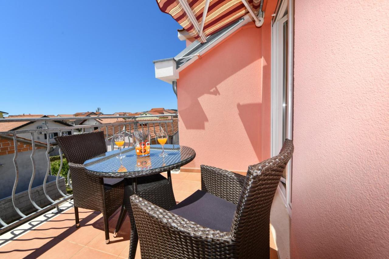 Apartments Villa Miranda Vodice Exterior foto